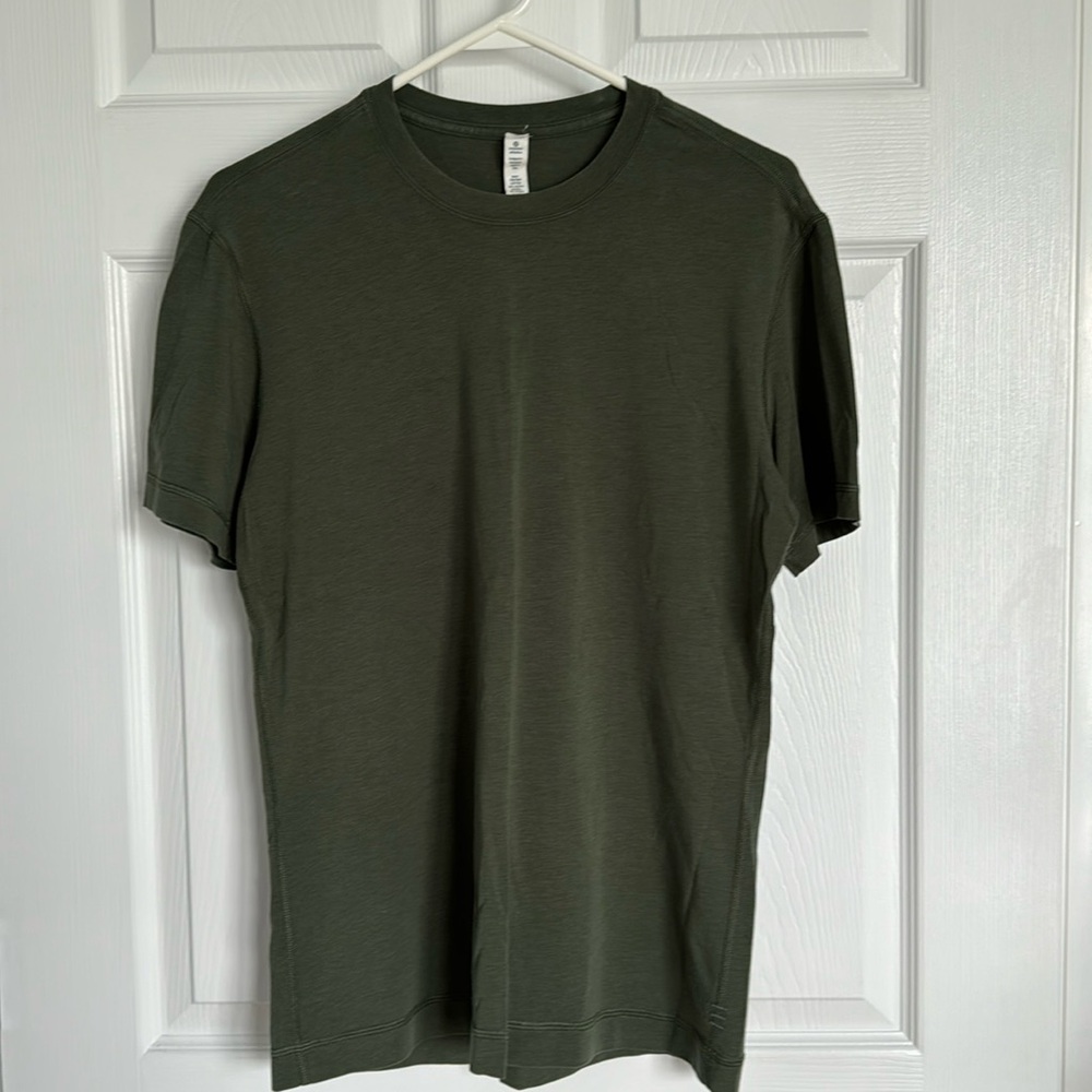 Lululemon Mens Short Sleeve Olive Green T-Shirt Size Small
